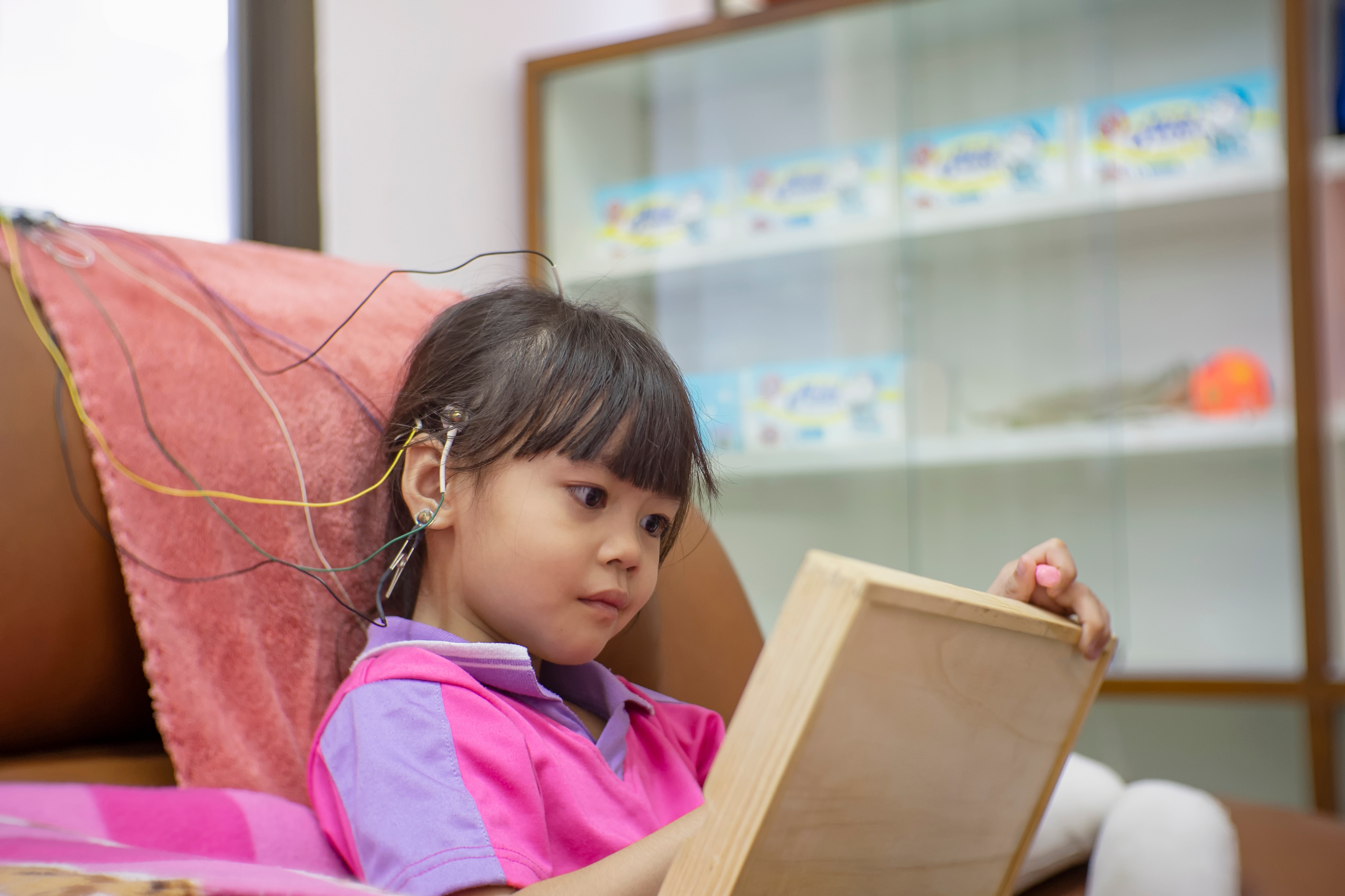 Neurofeedback session for children and teens in Petaluma