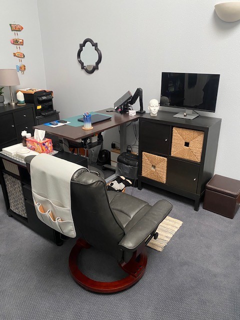 Neurofeedback corner at Sil Machado office in Petaluma
